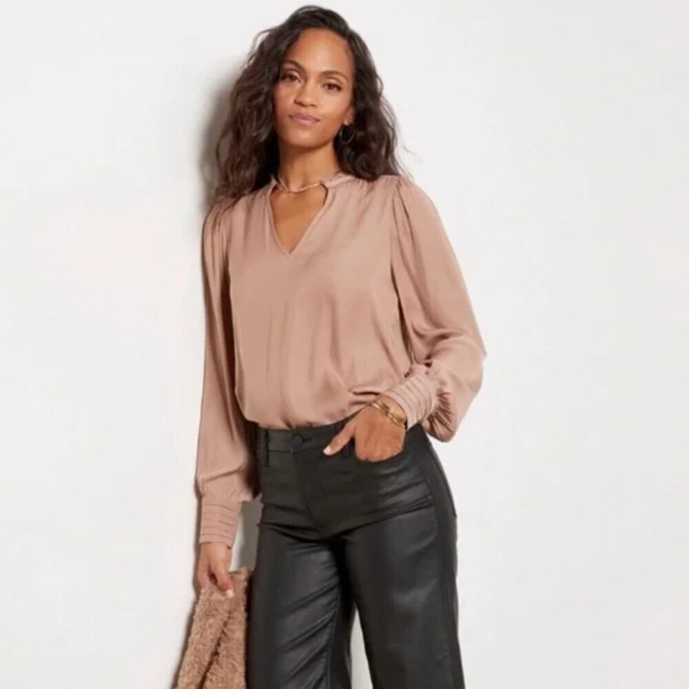 EVEREVE Women XS Nude Chic Tally Satin Chanterelle Ruffle Blouse